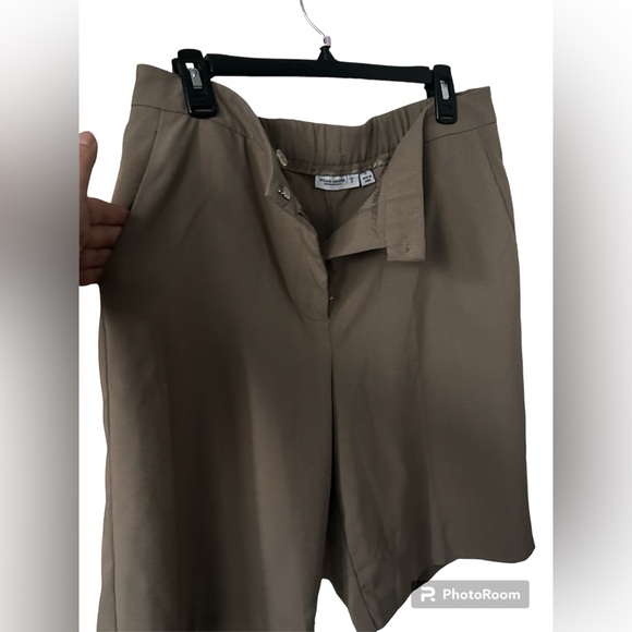Susan Graver tan  Bermuda shorts, Size 12 - Picture 2 of 7
